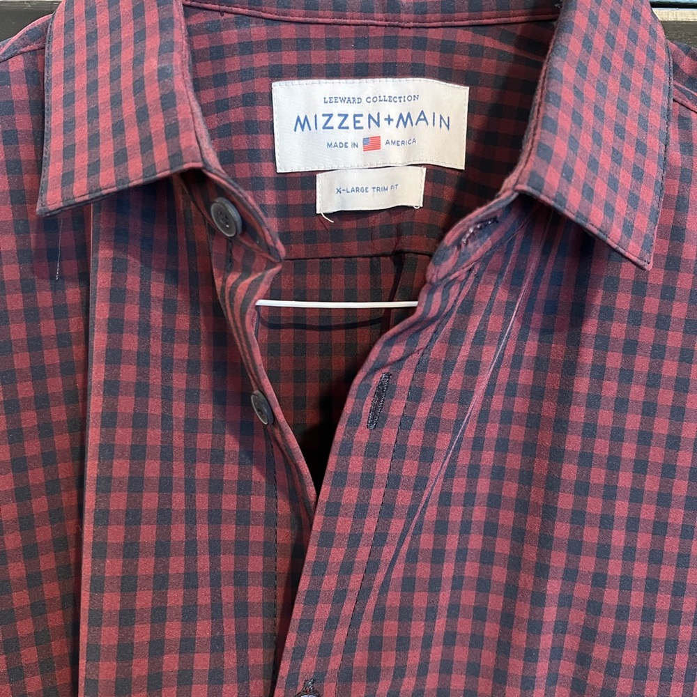 Men’s Mizzen and Main shirt. XL trim fit.